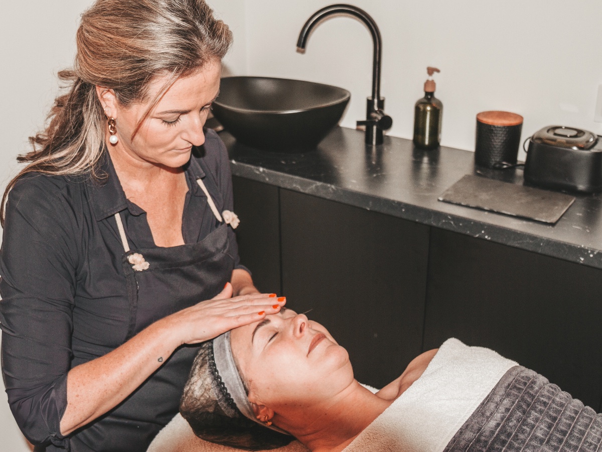 Masker tijdens een gezichtsbehandeling